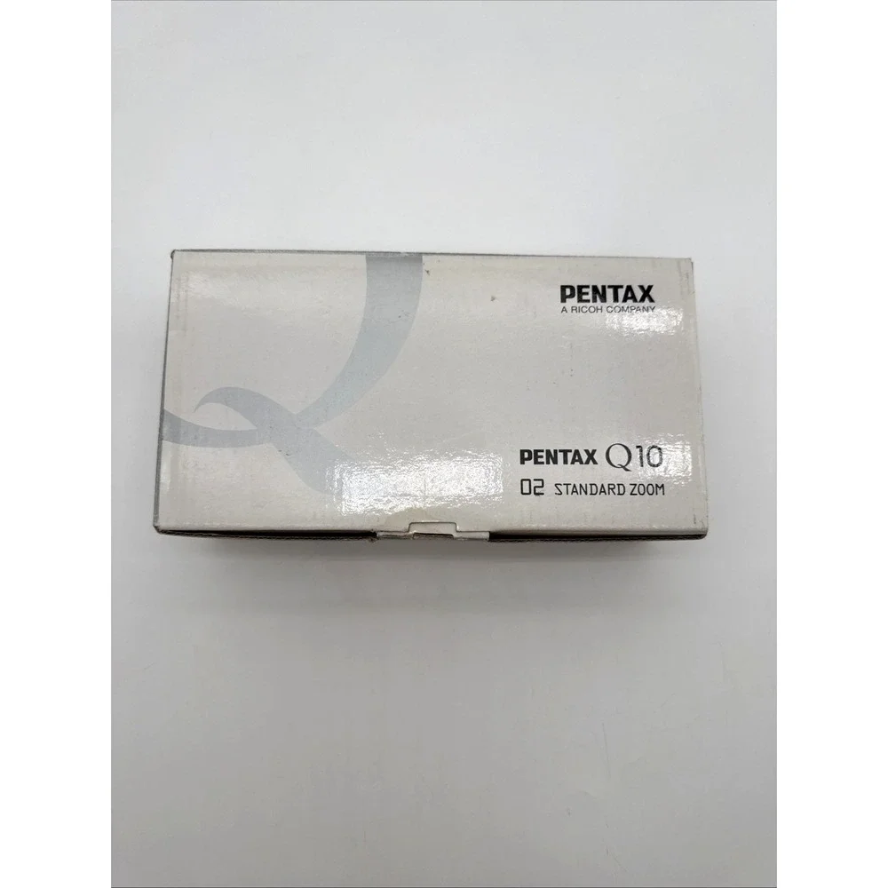 Pentax Q10 12.4MP Digital Camera Silver w/ 02 Standard Zoom Lens Kit Open Box